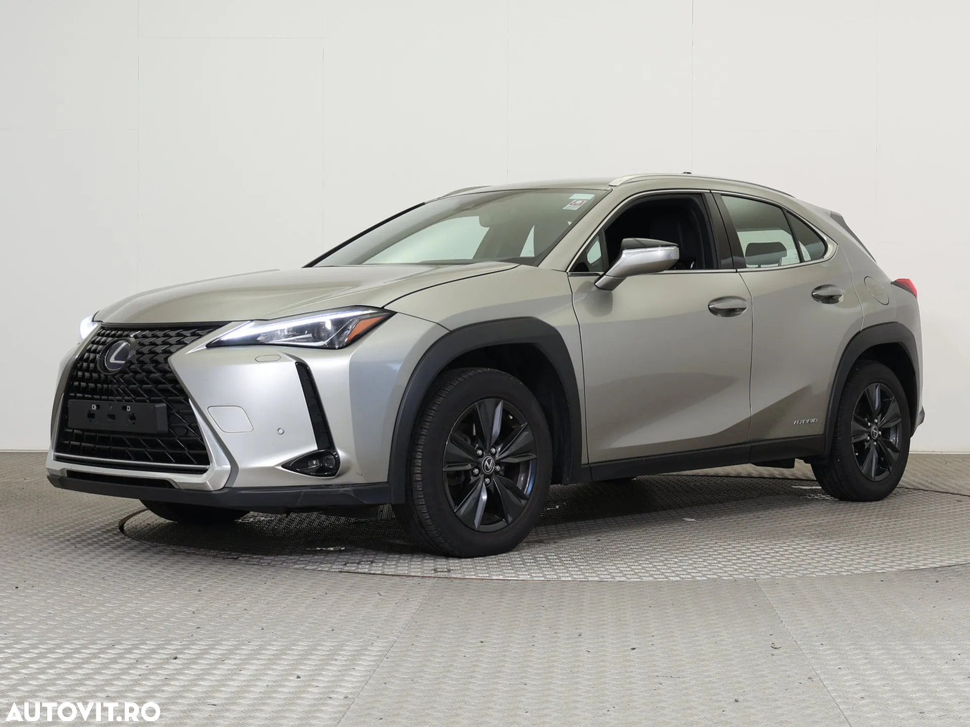 Lexus UX 250h 2.0L HEV 20H- (178 HP) 4X2 CVT Executive - 2