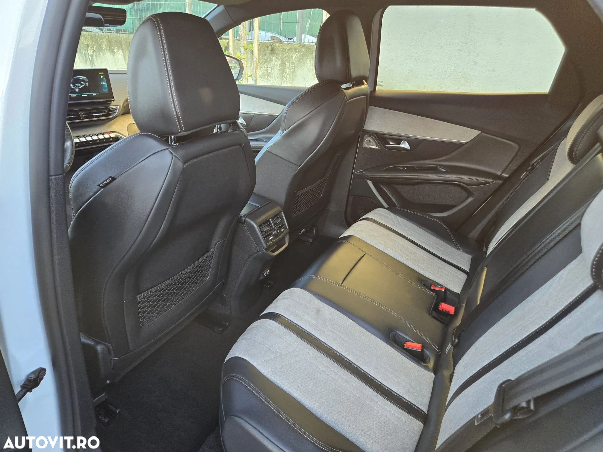 Peugeot 3008 Hybrid4 300 e-EAT8 GT Pack - 15