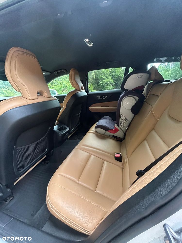 Volvo V60 D4 AWD Momentum Pro - 18