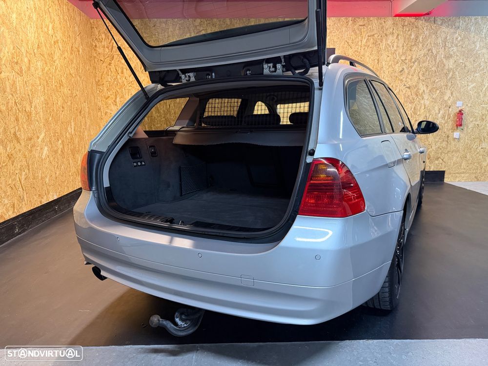 BMW 320 d Navigation - 23