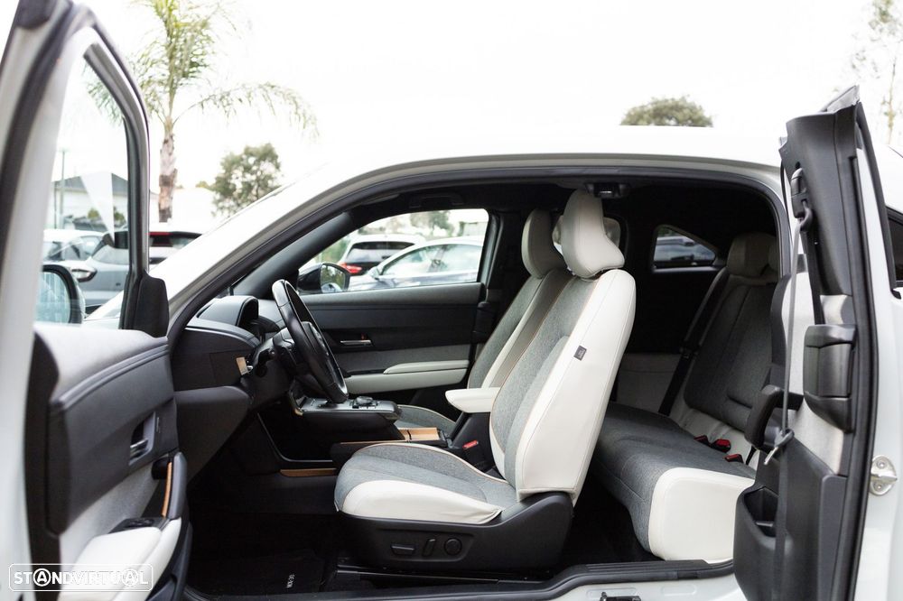 Mazda MX-30 e-SKYACTIV FIRST EDITION - 9