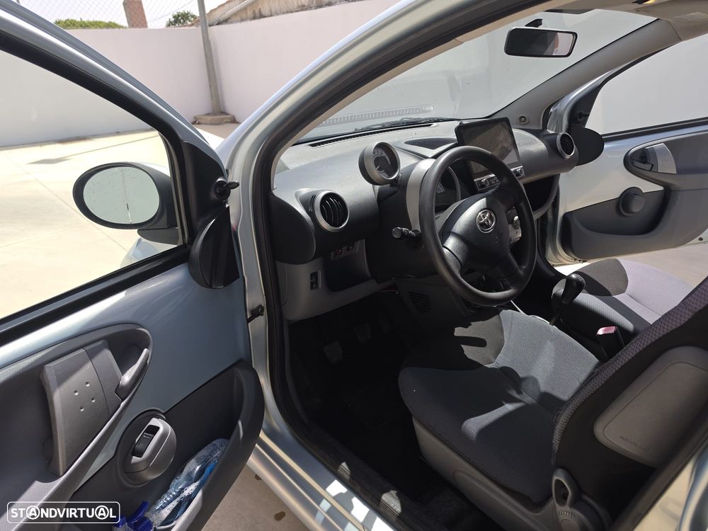 Toyota Aygo 1.0 + AC - 10