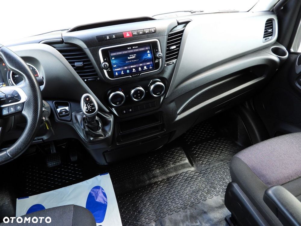 Iveco DAILY 35S18 PLANDEKA 10 PALET WEBASTO TEMPOMAT NAWIGACJA LEDY AUTOMAT HI-MATIC KLIMATYZACJA  180KM - 30