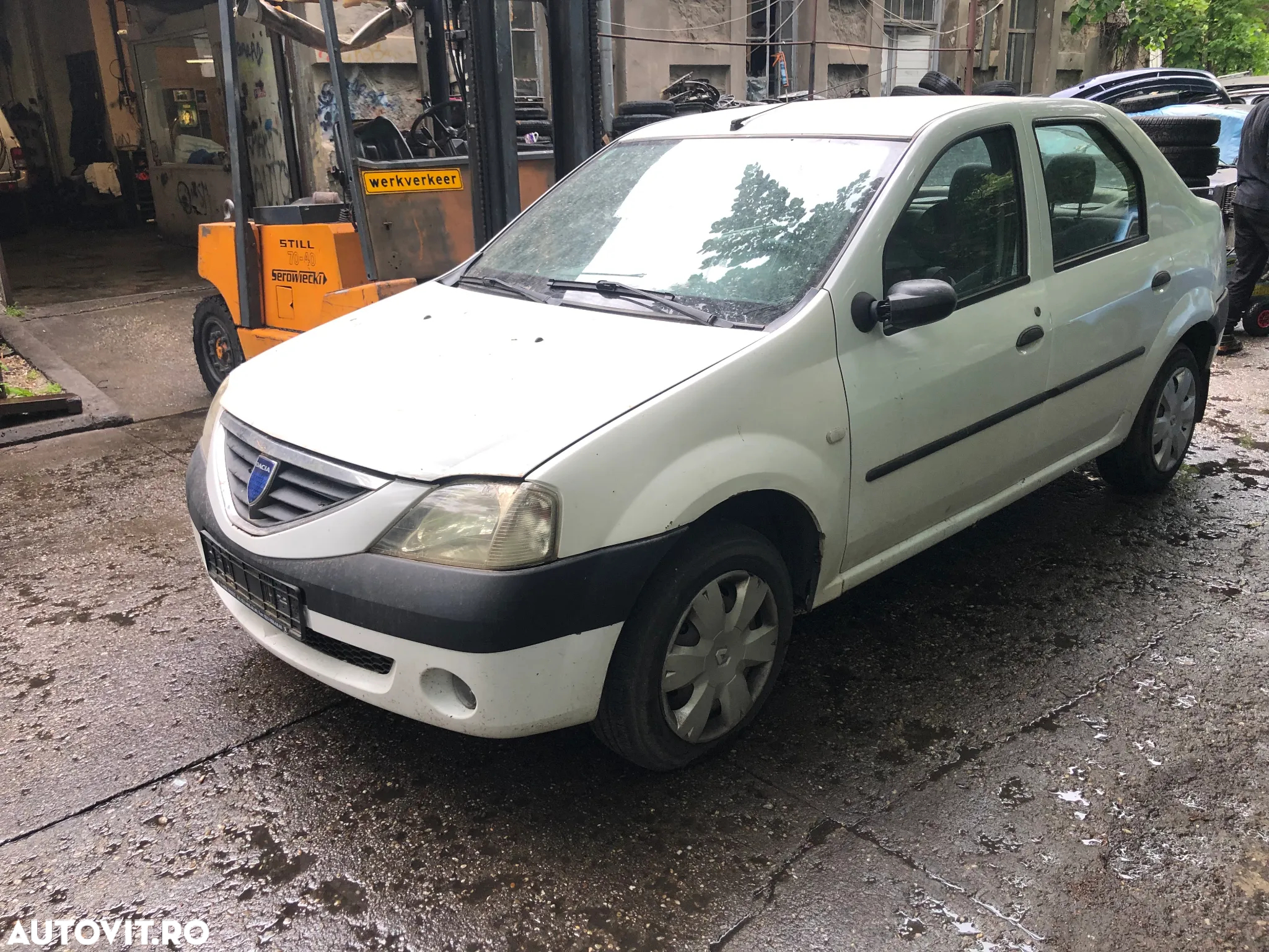 Dezmembrez Dacia Logan 2006 alb 1.4 MPI - 3