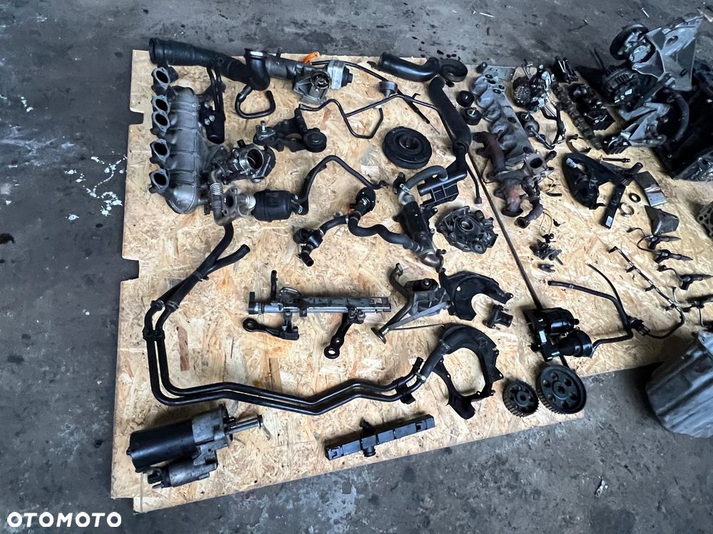 Vw Crafter Volkswagen silnik na części blok silnika wtryski głowica BJL BJM BJA BJK BJL POMPA WTRYSKOWA POMPA OLEJU PODSTAWA FILTRA OLEJU ODMA LISTWA WTRYSKOWA WAL WAŁ WALKI PANEWKI 076130 SB5cdk3 / 0445010125 074115109c 074115405 / 076103593a / 057130764F /076103373D / 076103021 /8F06 AL611  silnik cały na części - 5