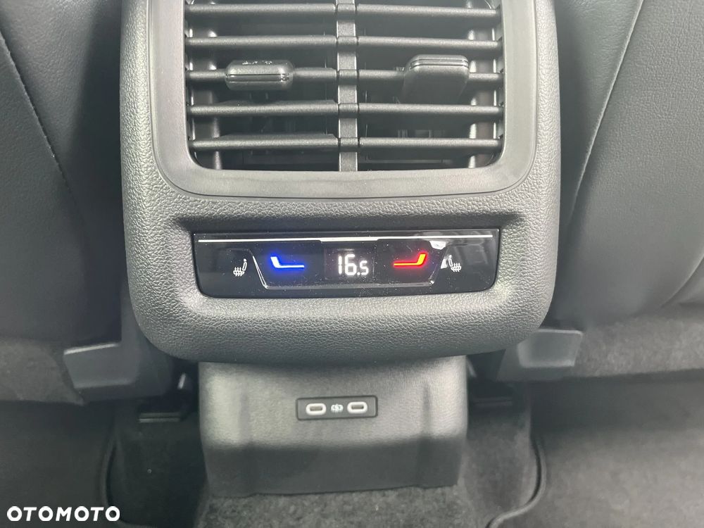 Volkswagen T-Roc 1.5 eTSI Style DSG - 21
