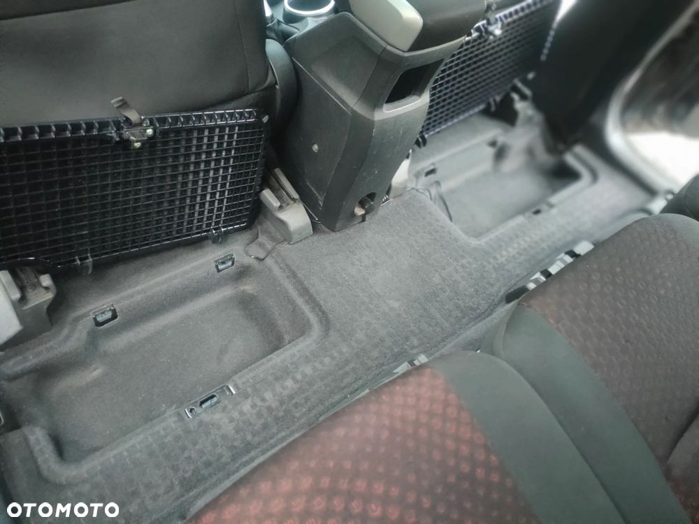 Toyota Verso 1.8 2010 7os - 22