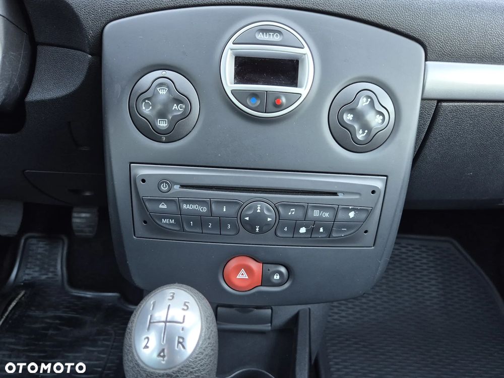 Renault Clio - 18