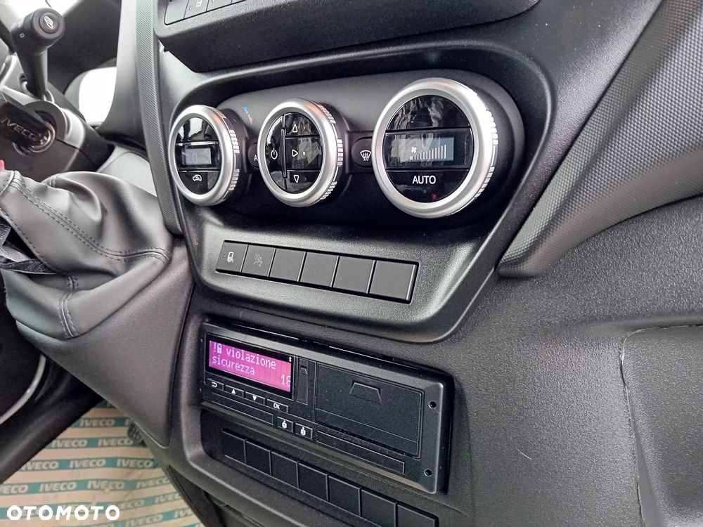 Iveco Daliy 50C18HZ podwozie 3.0 Diesel 180KM rozstaw osi 4350 mm dostępne "od ręki" - 9