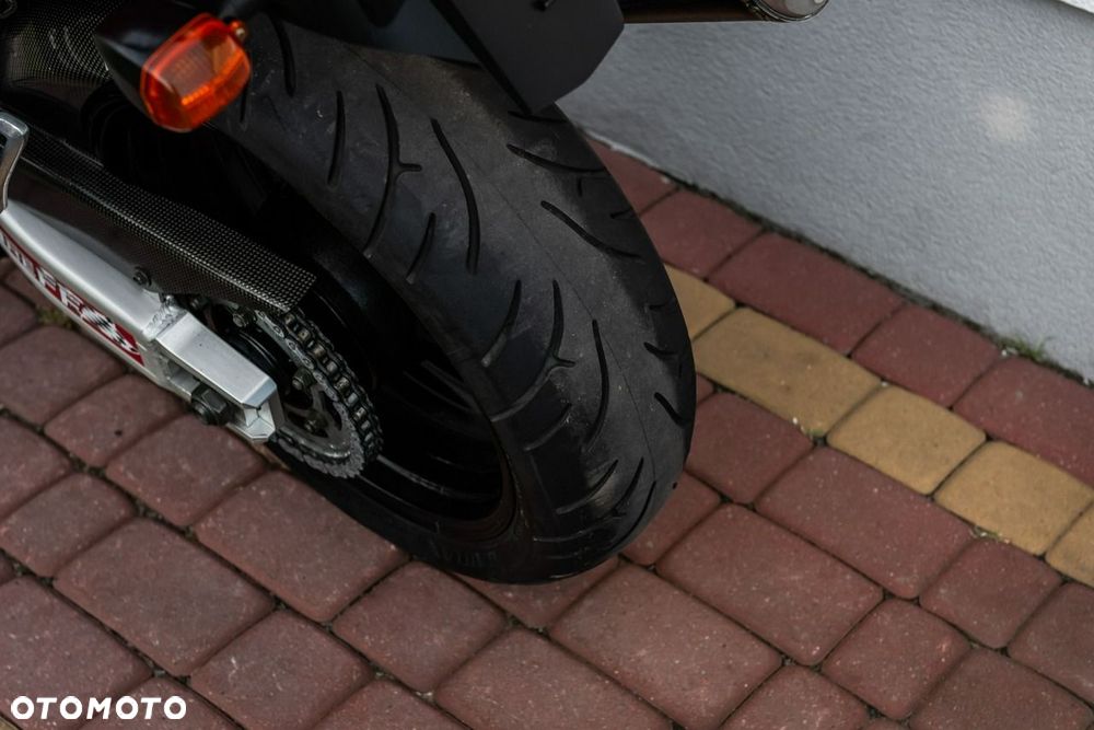 Yamaha FZS - 10