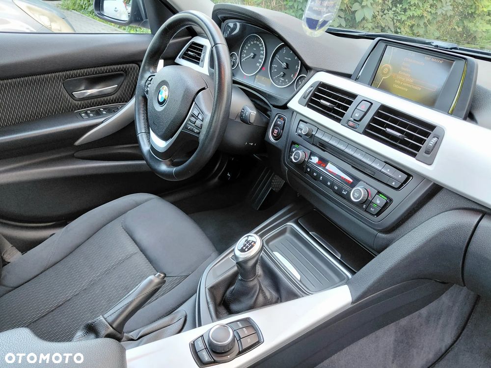 BMW Seria 3 318d Luxury Line - 8