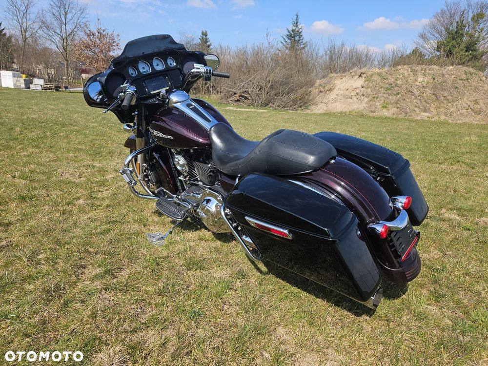 Harley-Davidson Touring Street Glide - 13