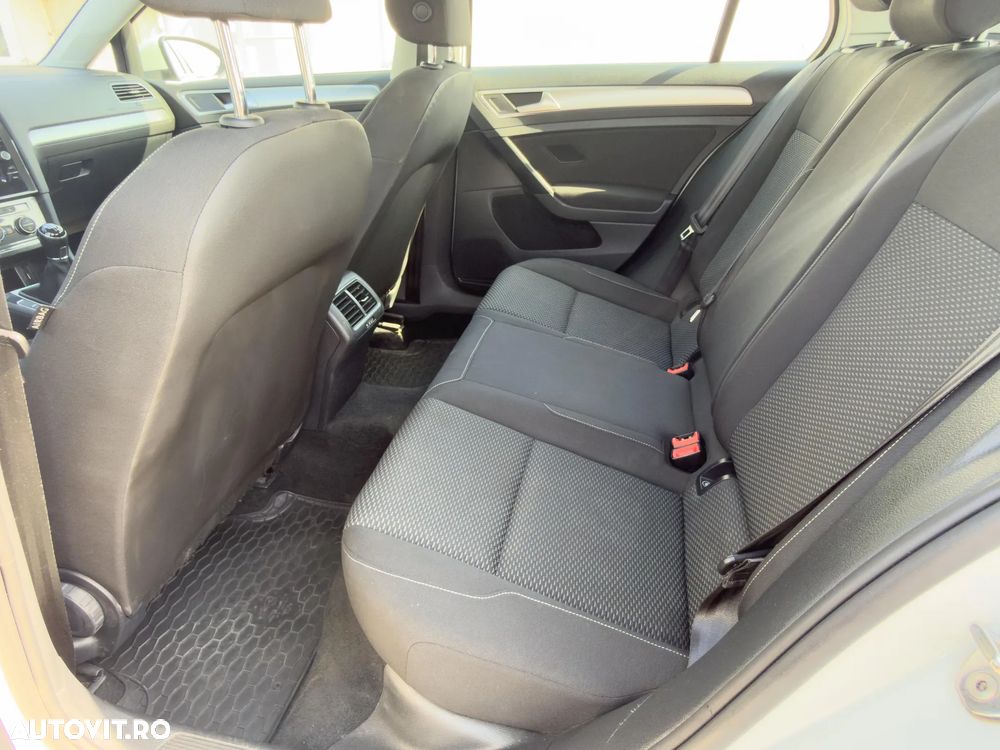 Volkswagen Golf 1.6 TDI Trendline - 12