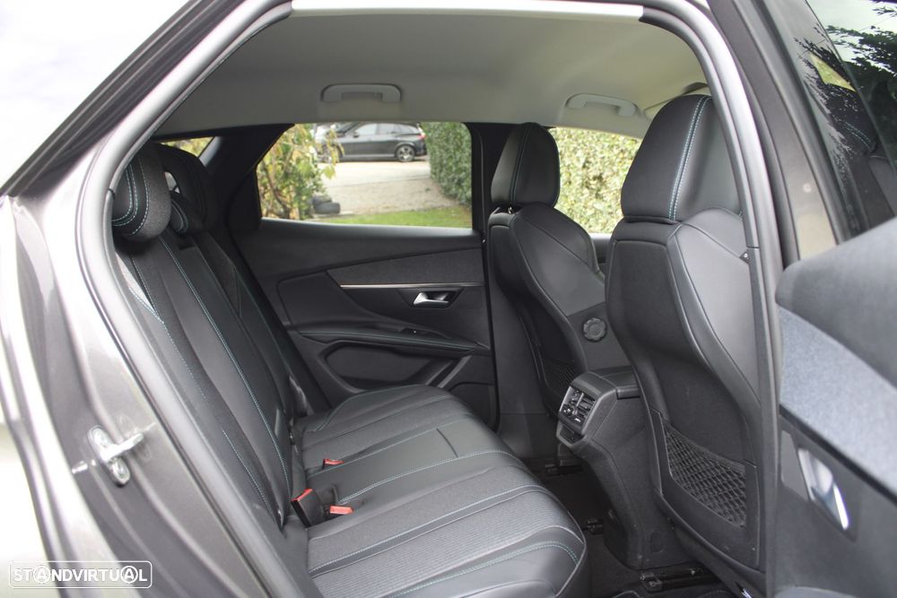 Peugeot 3008 1.6 Hybrid Allure Pack e-EAT8 - 27