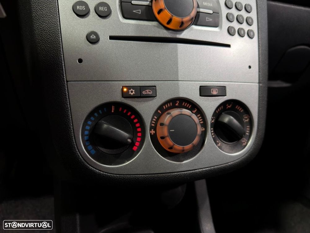 Opel Corsa 1.2 Enjoy - 12