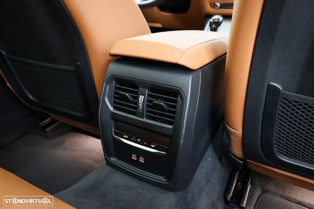 BMW 320 e Pack Desportivo M Auto - 33