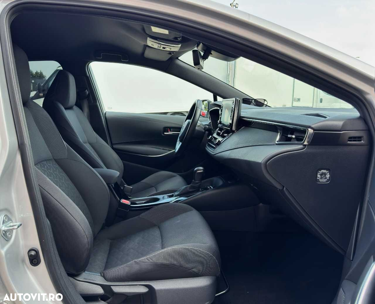 Toyota Corolla 1.8 HSD Exclusive - 18