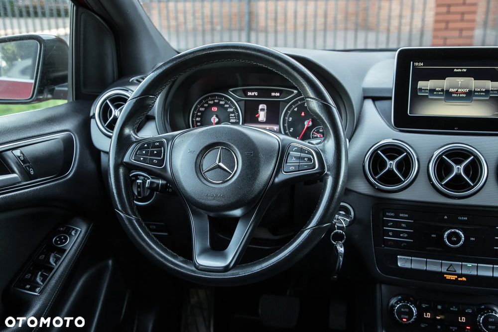Mercedes-Benz Klasa B 180 7G-DCT AMG Line - 27