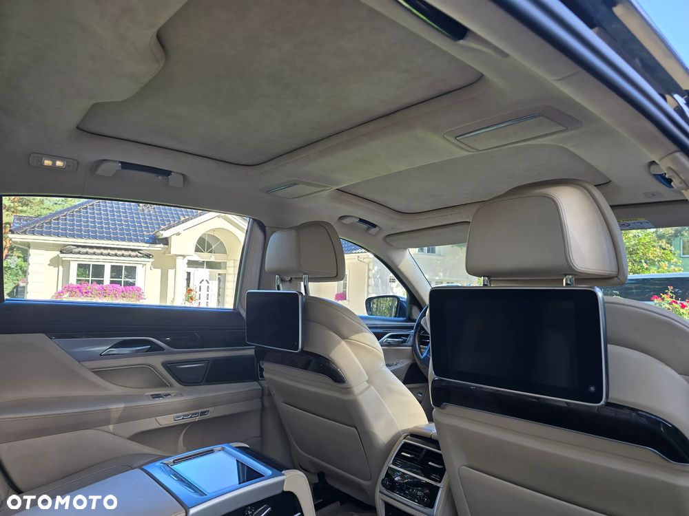 BMW Seria 7 740Le iPerformance - 11