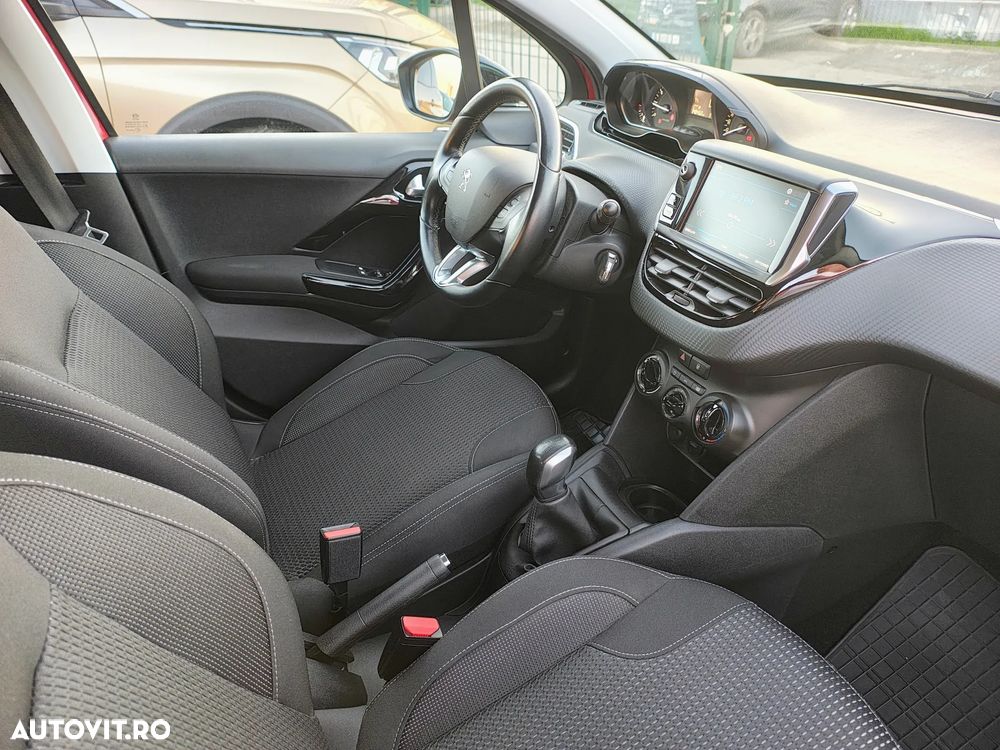 Peugeot 208 PureTech 110 Stop & Start Allure - 6