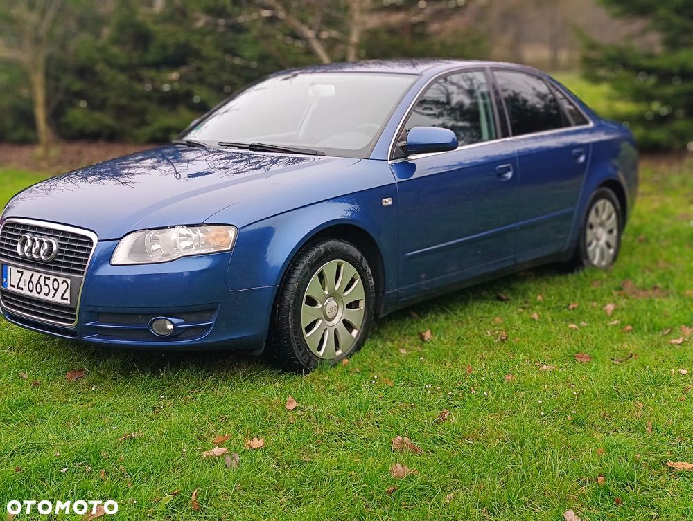 Audi A4 Limousine - 1