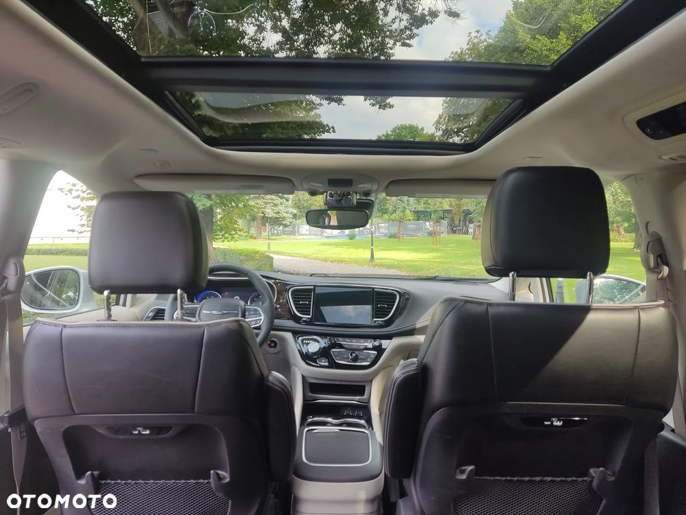 Chrysler Pacifica - 7