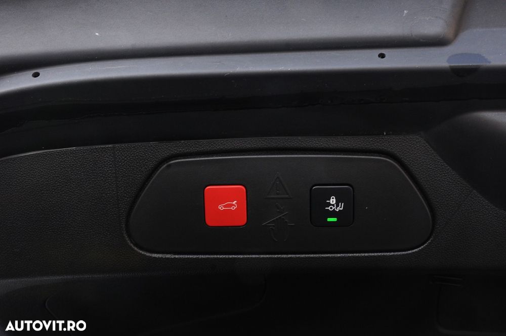 Peugeot 3008 BlueHDi 130 Stop & Start EAT8 Allure Pack - 33