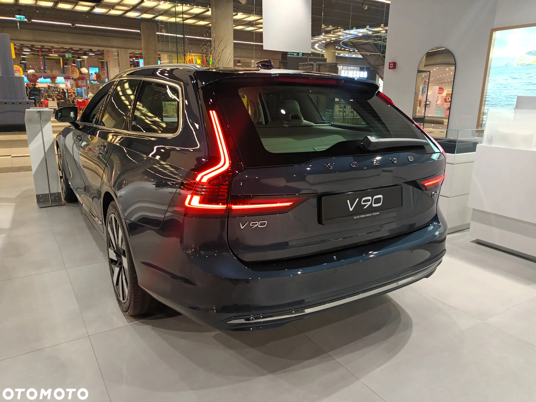 Volvo V90 T6 AWD Plug-In Hybrid Plus Dark - 6