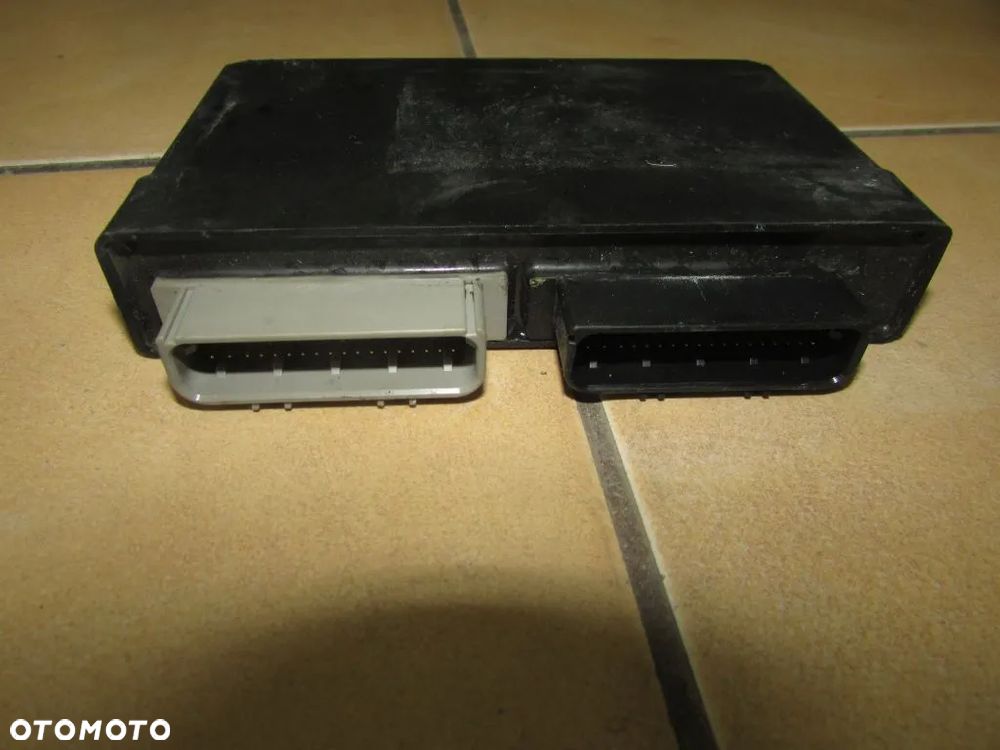 Triumph Tiger 1050 06-12 moduł sterownik komputer - 2