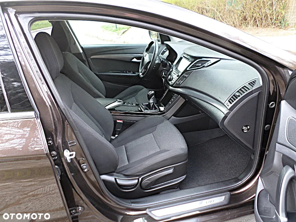 Hyundai i40 Kombi blue 1.6 Trend - 20