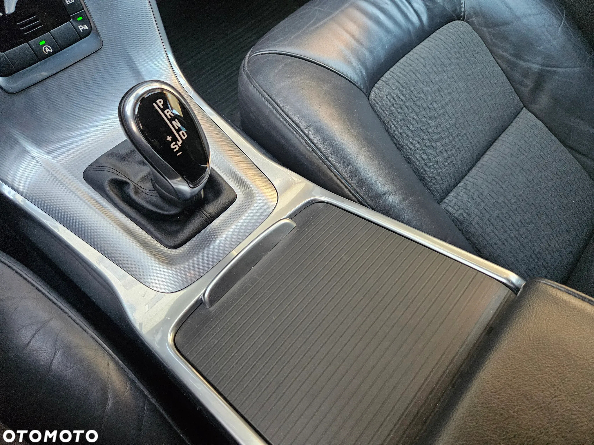 Volvo V70 D4 Geartronic Momentum - 23
