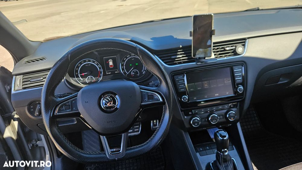 Skoda Octavia 2.0 TDI DSG RS - 7