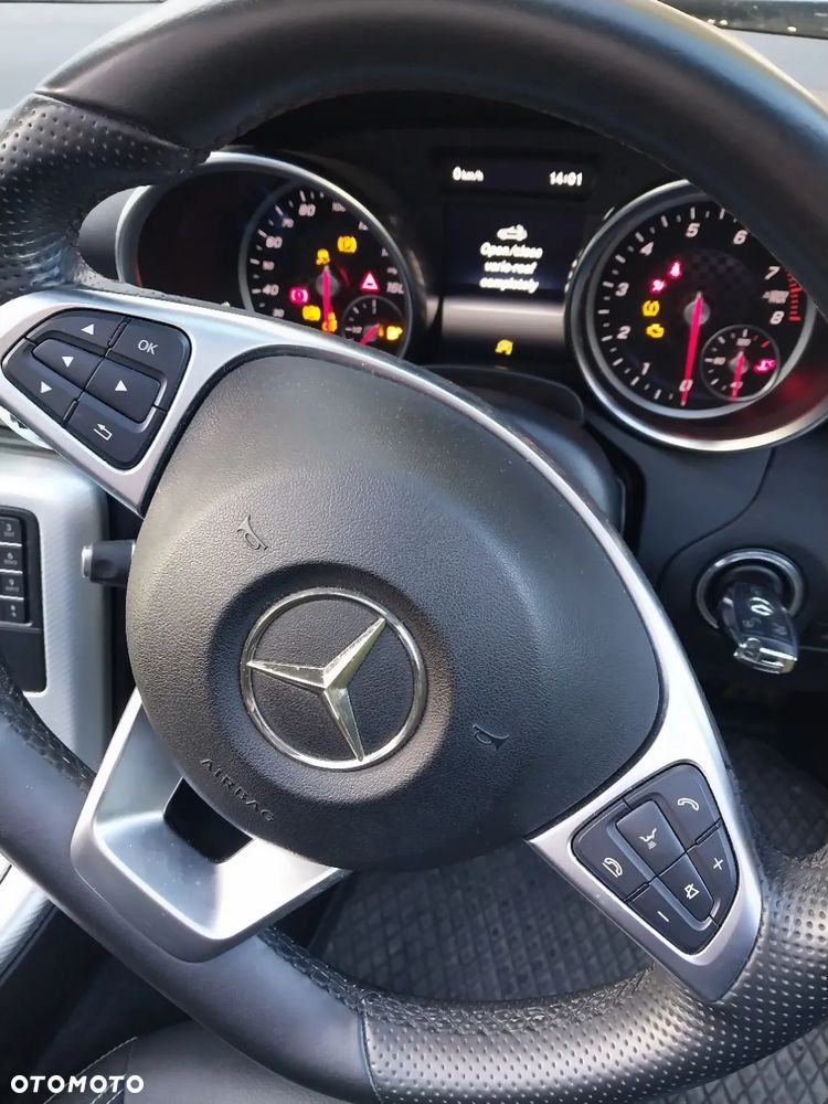 Mercedes-Benz SLC 180 - 11