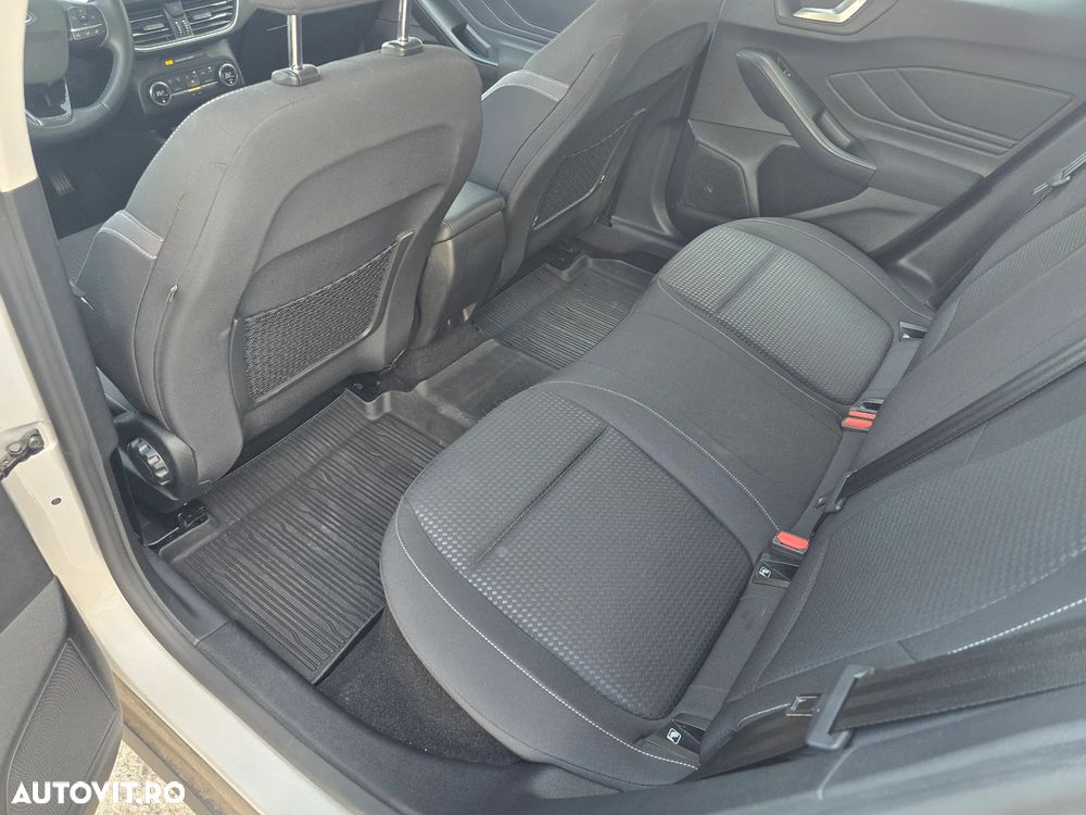 Ford Focus 1.5 EcoBlue Connected - 9