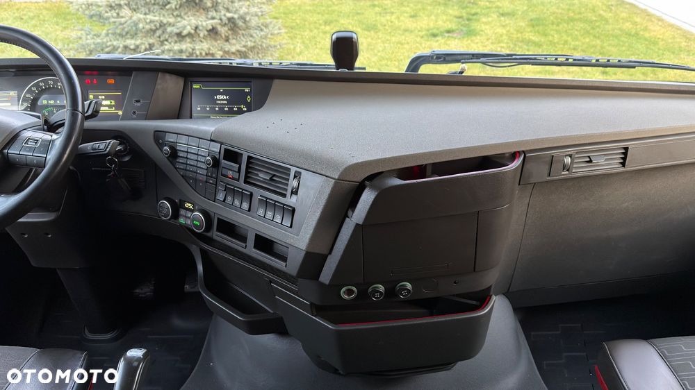 Volvo FH 500 l KSENON l LODÓWKA l 4 PODUSZKI KABINA - 26