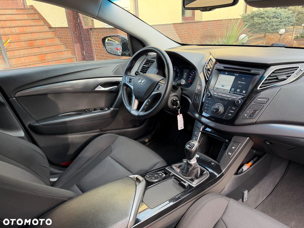 Hyundai i40 1.7 CRDi Comfort + - 24