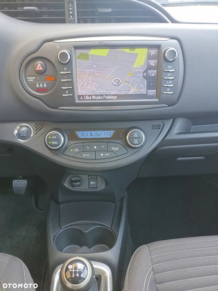 Toyota Yaris 1.5 Premium - 5