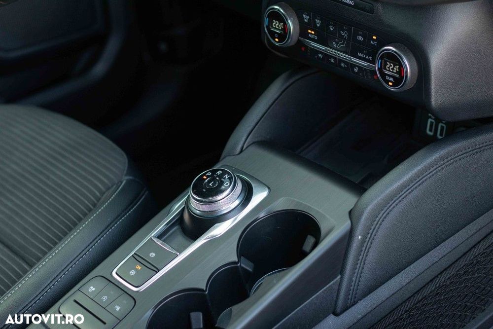 Ford Kuga - 28