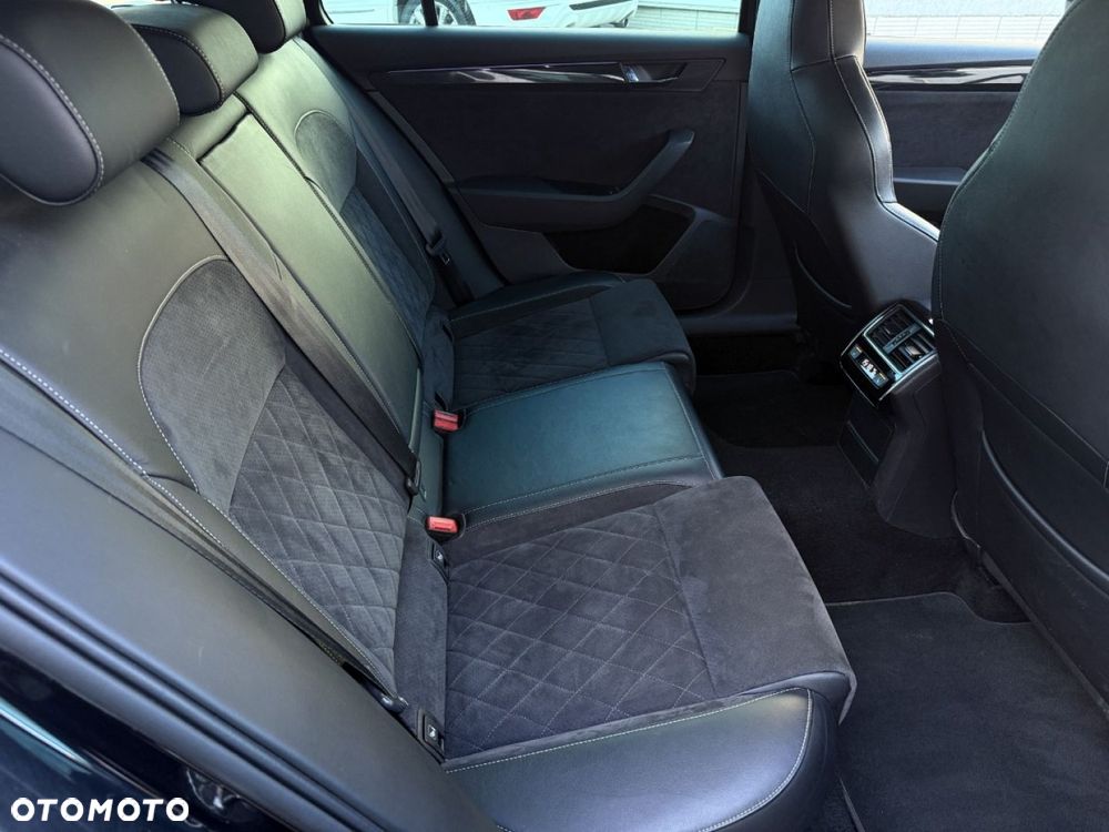 Skoda Superb 2.0 TDI SCR 4x4 Sportline DSG - 38