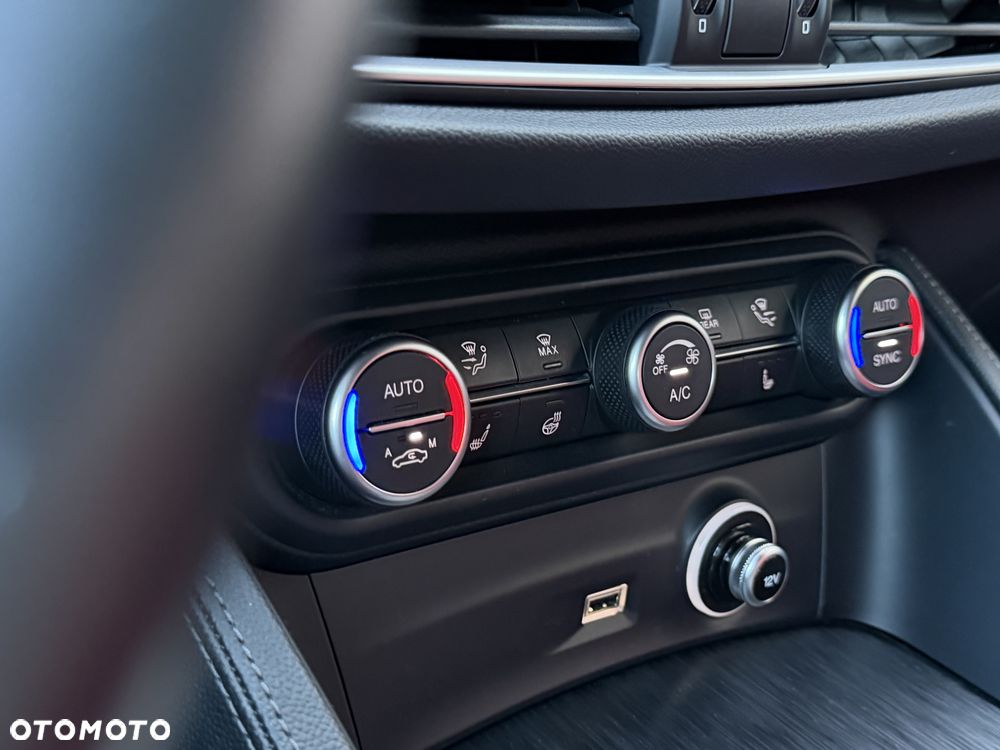 Alfa Romeo Stelvio - 26