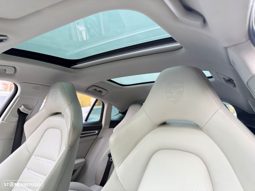 Porsche Panamera - 26