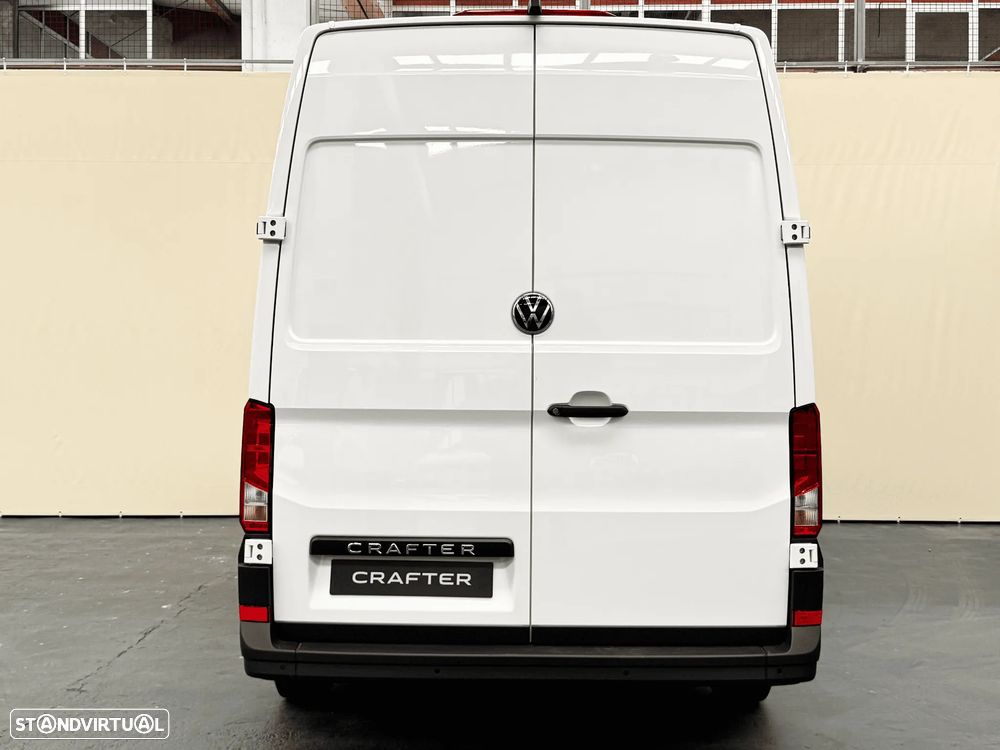 VW Crafter 35 2.0 TDI CD L3 Médio - 16