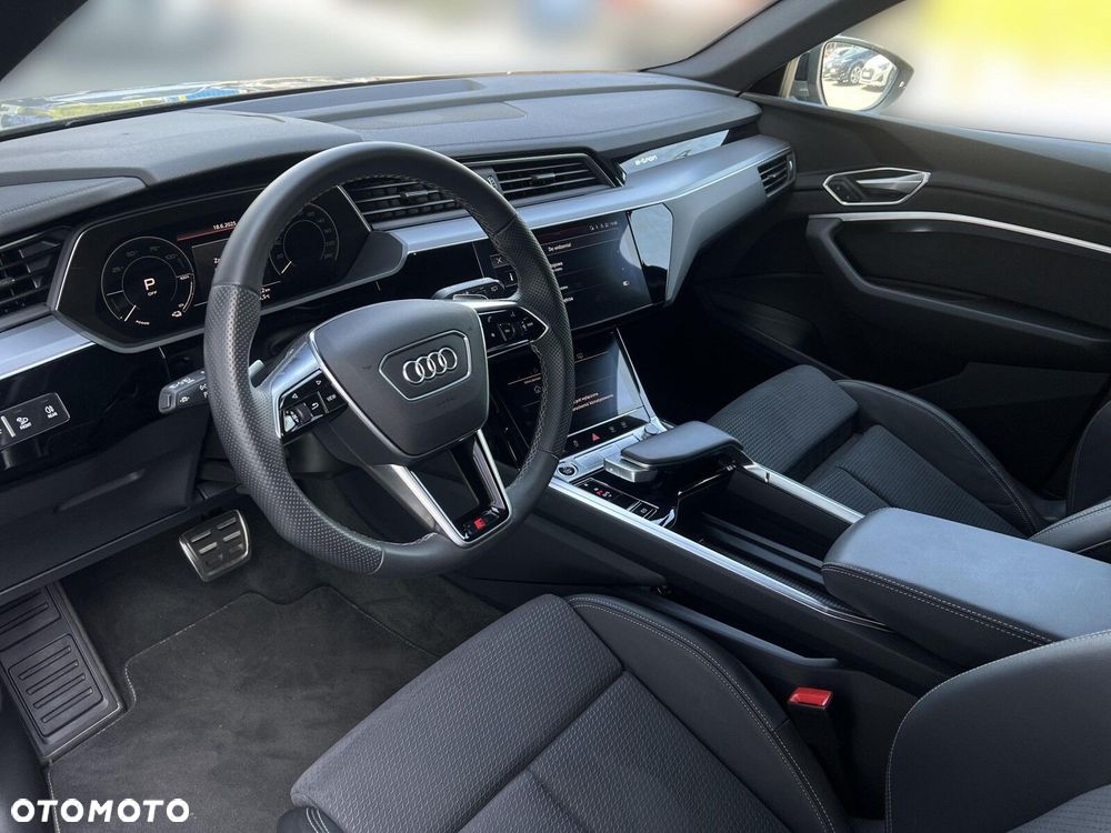 Audi Q8 e-tron - 10