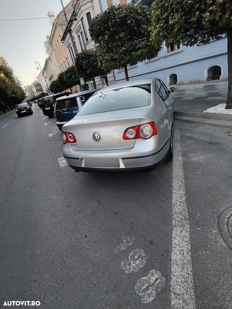 Volkswagen Passat Variant 1.6 Comfortline - 2