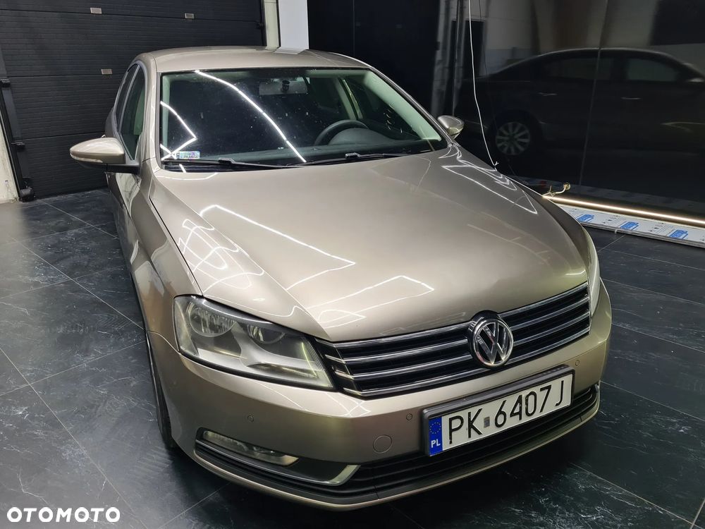 Volkswagen Passat 2.0 TDI Comfortline - 10