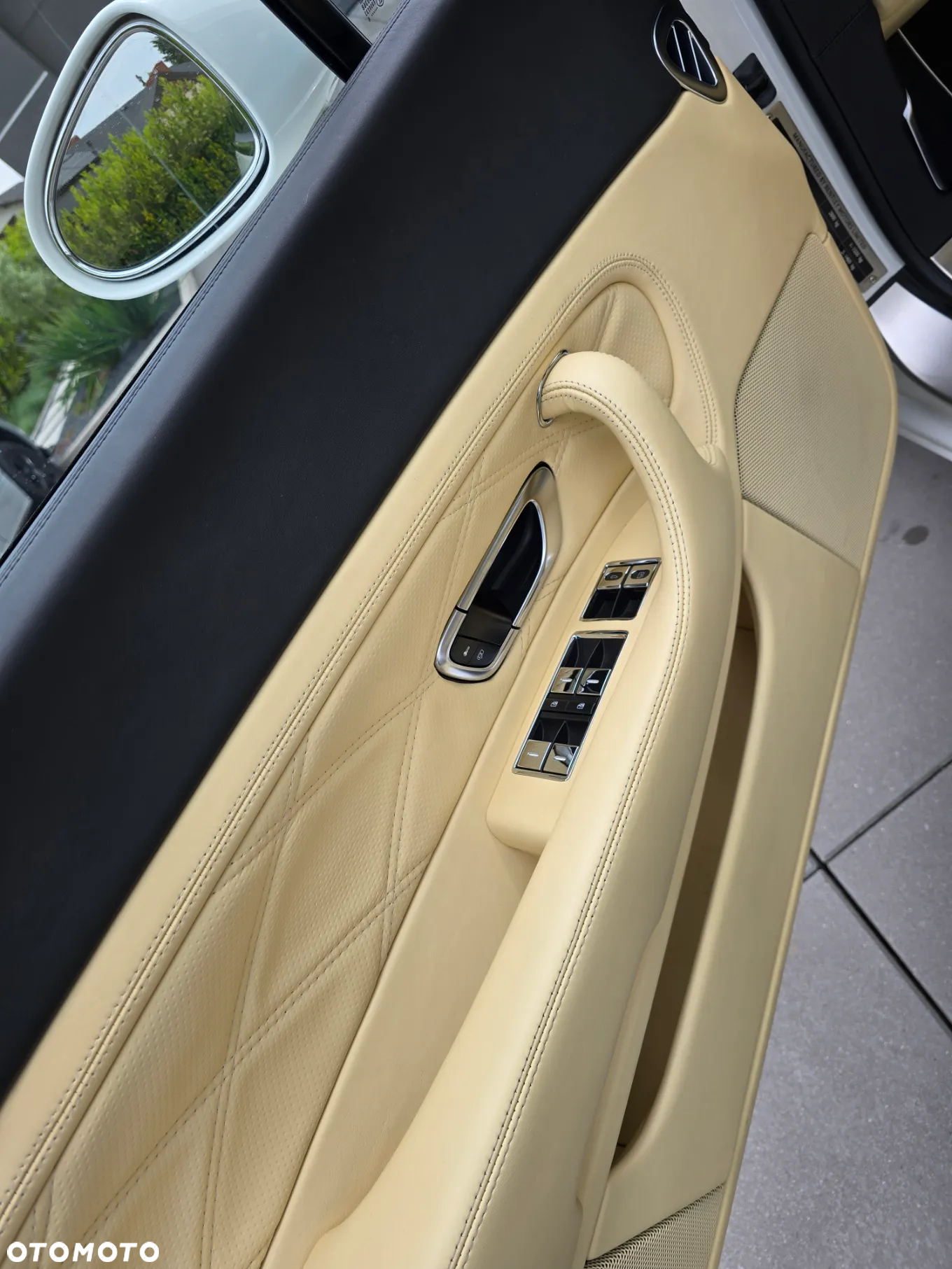 Bentley Continental GT Standard - 26