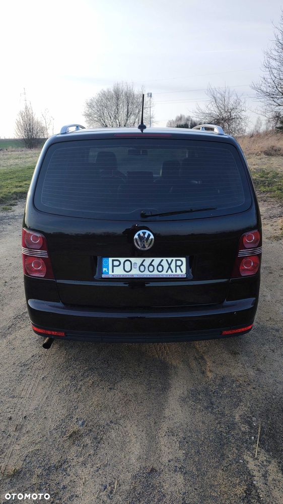 Volkswagen Touran - 5