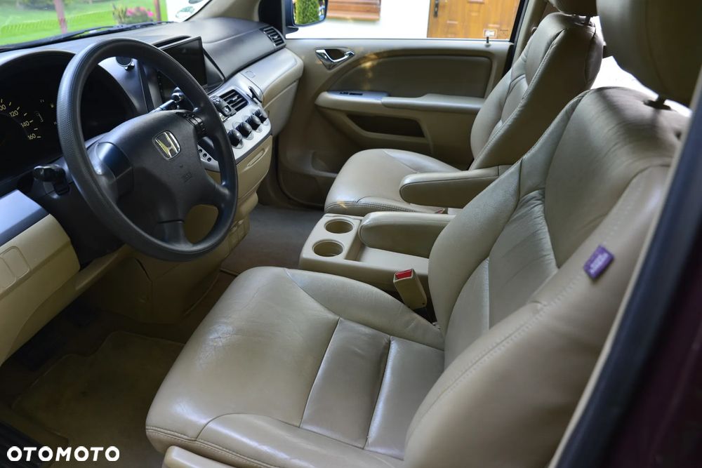 Honda Odyssey 3.5 LX - 9