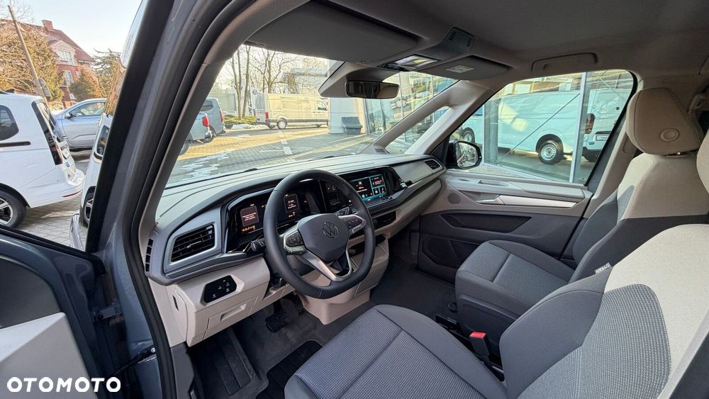 Volkswagen multivan Multivan Family L2 silnik: 2,0 l TDI SCR 150 KM / skrzynia biegów: 7-biegowa DSG rozstaw osi: 3124 mm - 9