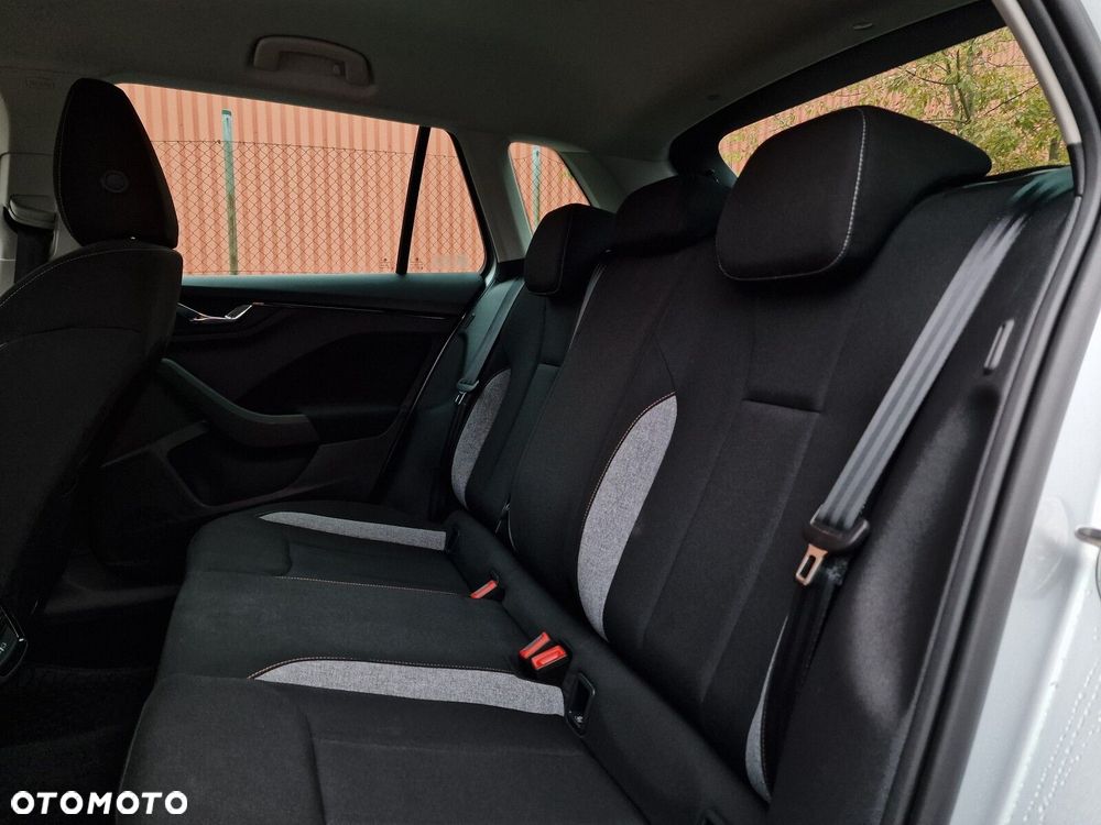 Skoda Kamiq 1.0 TSI Selection DSG - 13